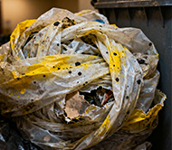 Dirty plastic trimmings and scraps