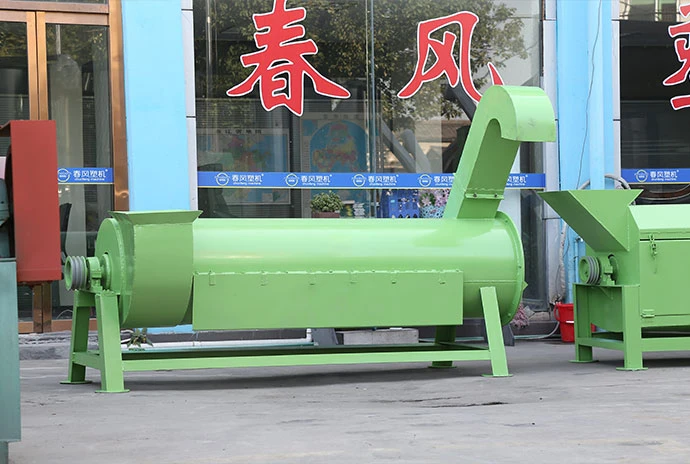 Localized screen mesh design accelerates drainage