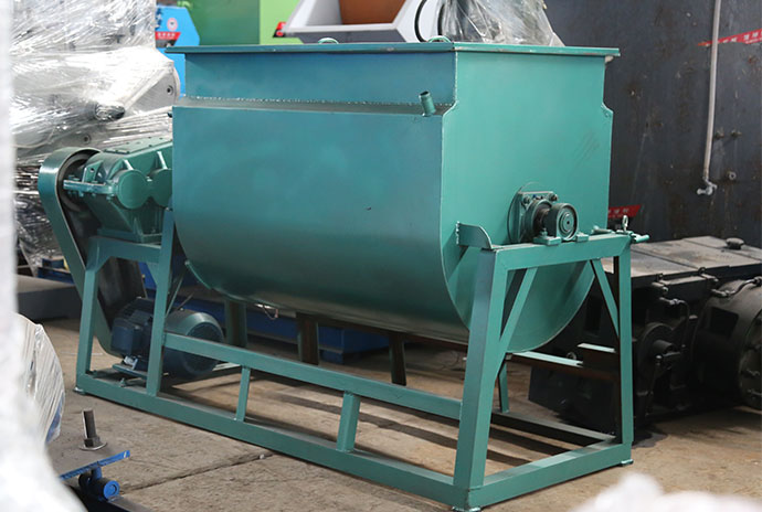 Precision-engineered dual-layer ribbon blades deliver efficient mixing