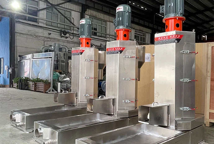 Water-circulation cooling ensures consistent pellet shape.