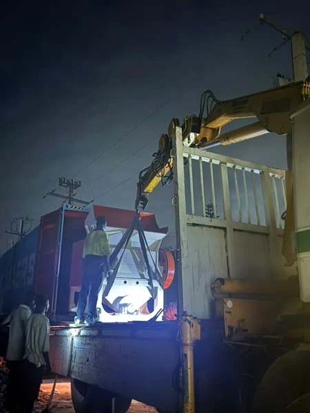 REHOBOTH Waste Plastic Cleaning and Granulation Recycling System Loading Site